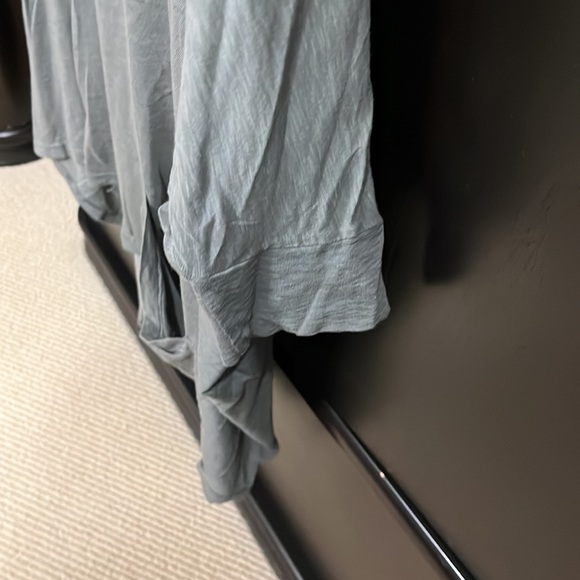 Splendid size small lose fitting T - Picture 4 of 4